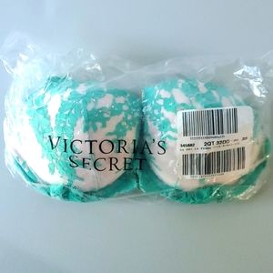 NWOT 32DD Victoria's Secret Bra